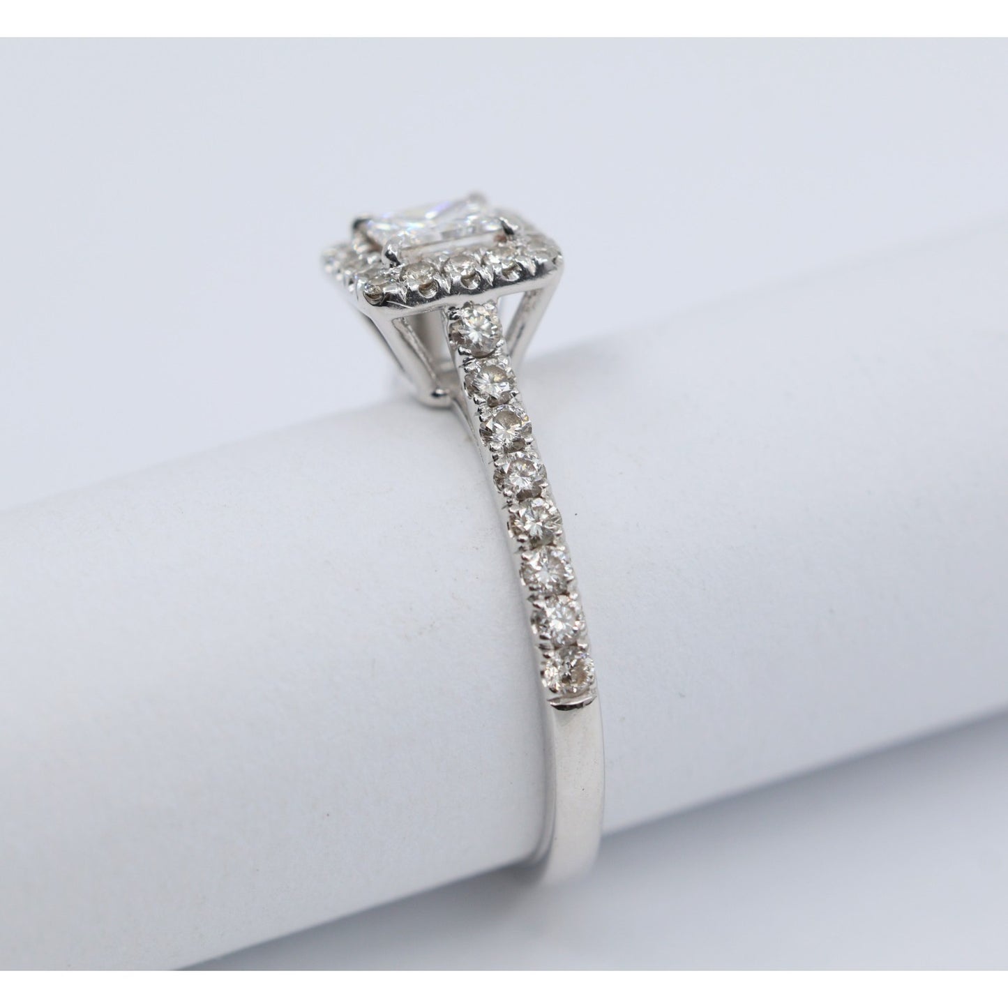 14K White Gold Princess & Round Cut Diamond Engagement Ring