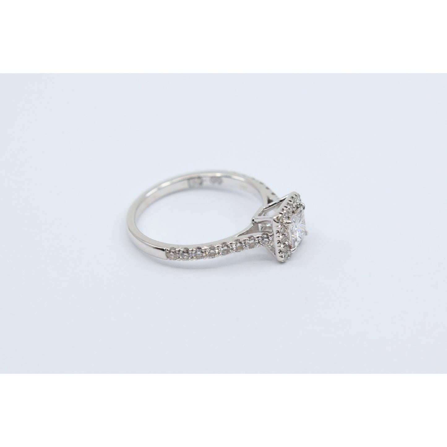 14K White Gold Princess & Round Cut Diamond Engagement Ring