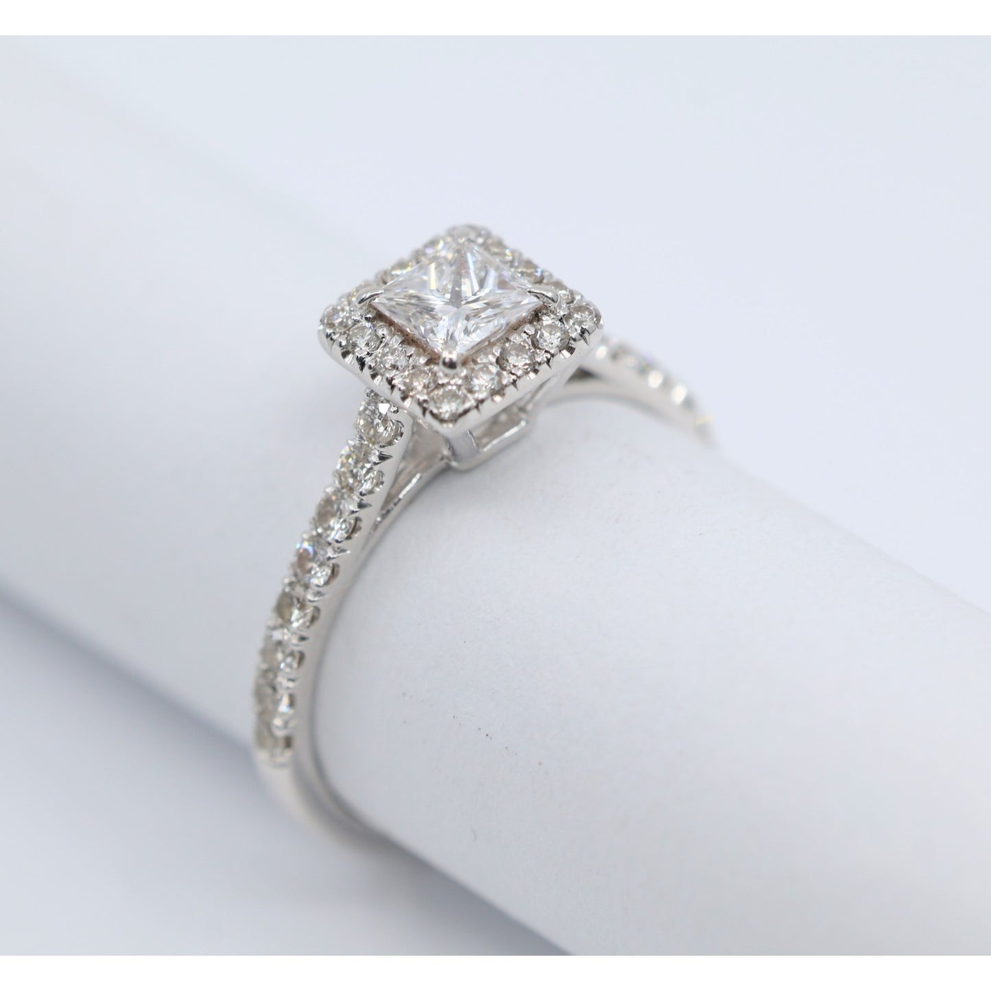 14K White Gold Princess & Round Cut Diamond Engagement Ring