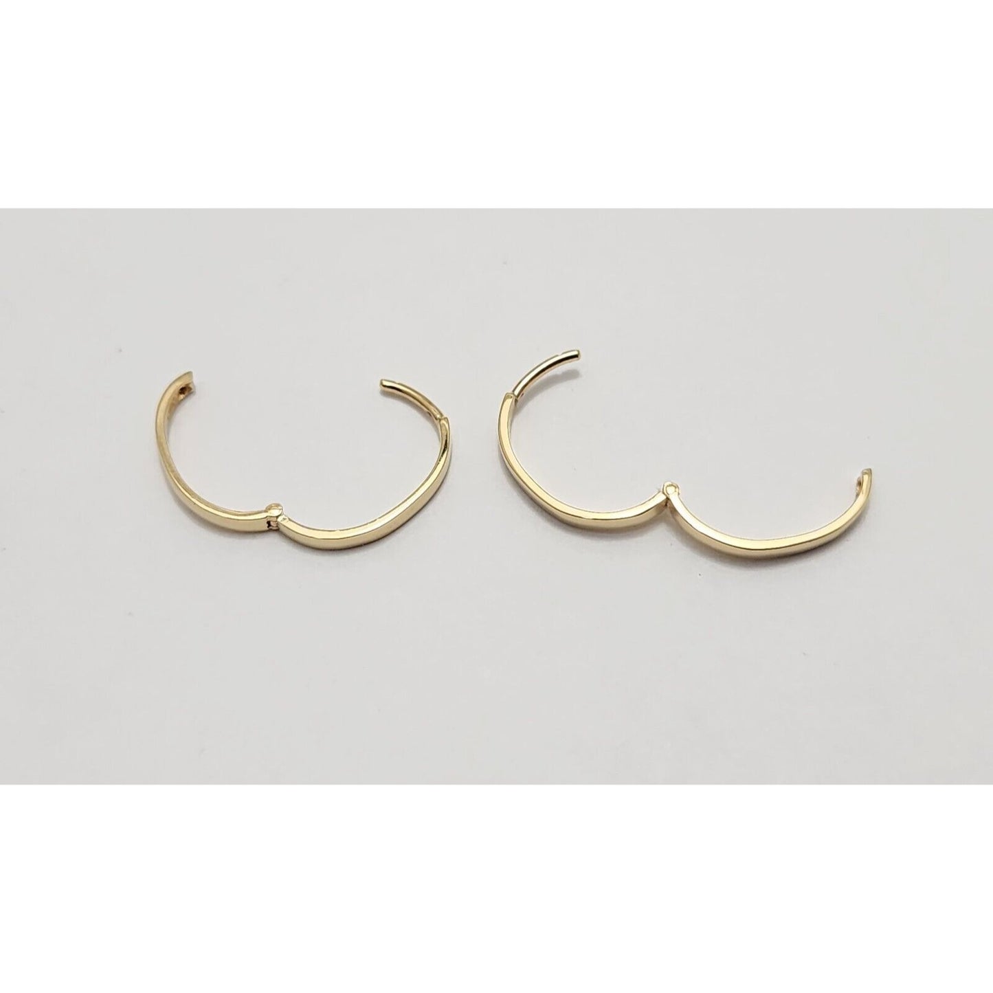 18K Yellow Gold Polished Hinged Hoop Earrings