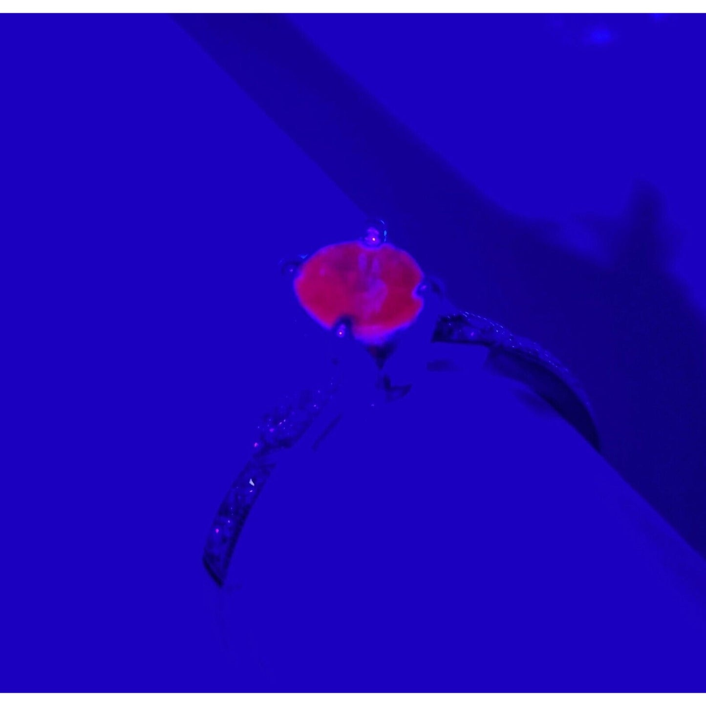 18K White Gold Ladies Solitaire Round Cut Ruby & Diamond Ring