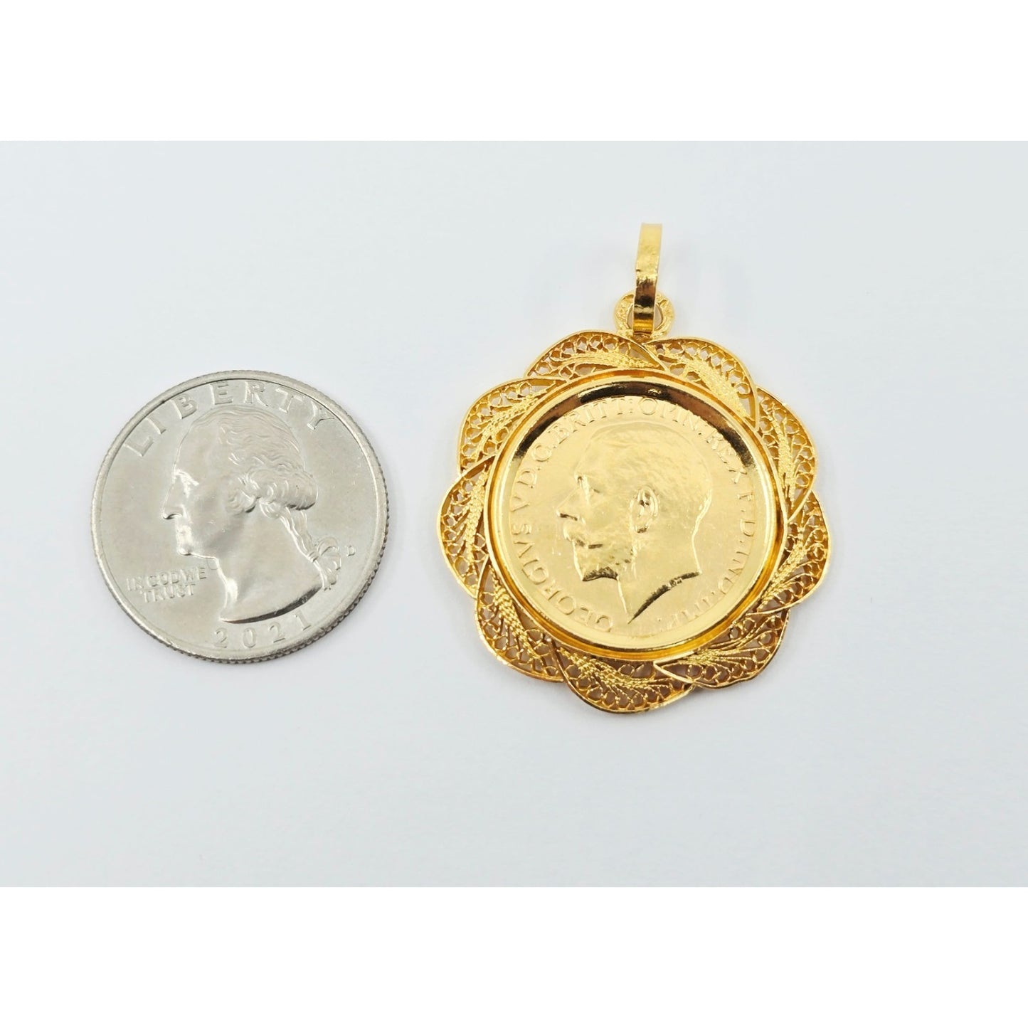 1925 Sydney Mint United Kingdom Gold Sovereign Coin King George V Charm Pendant