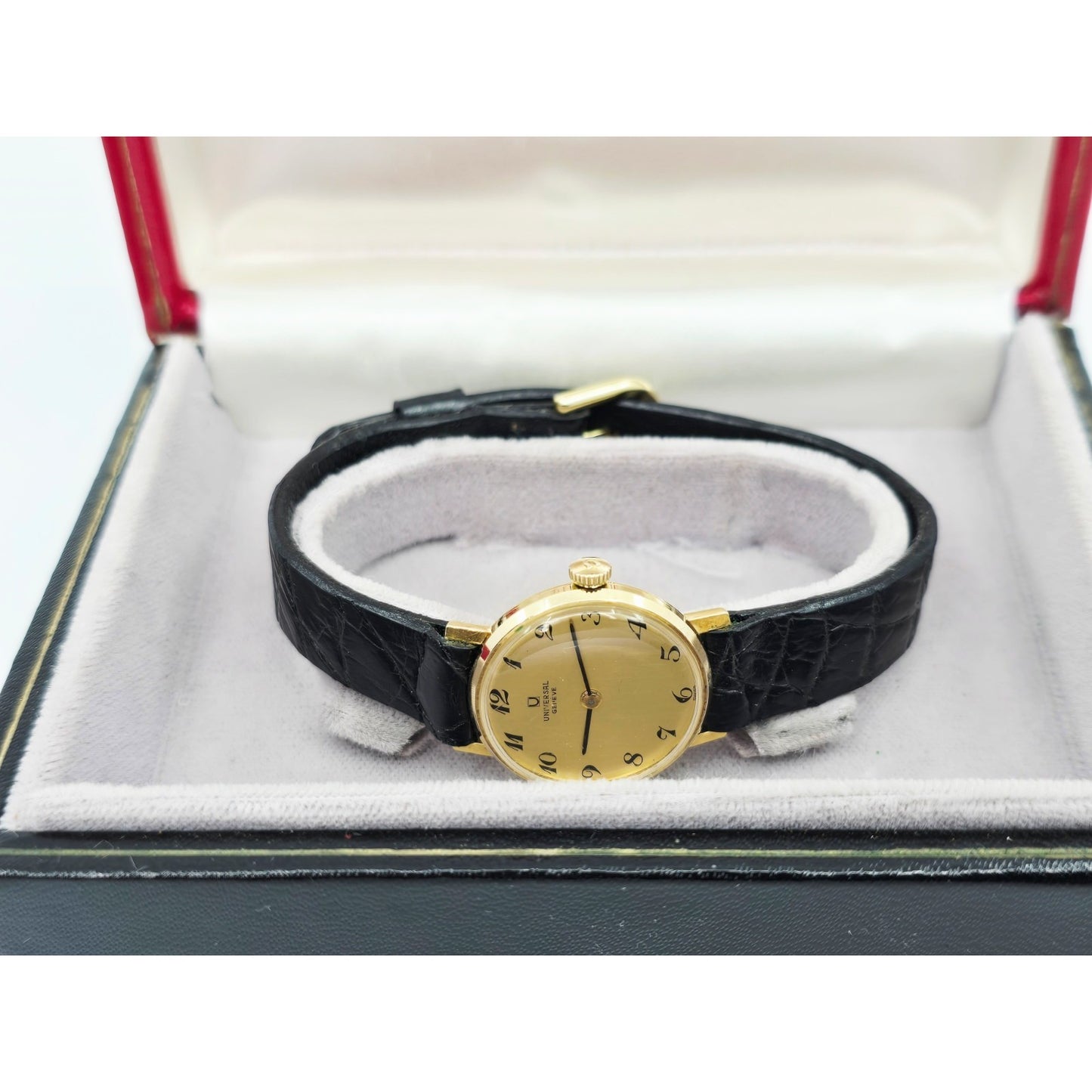 Universal Geneve 18K Yellow Gold Manual Wind Watch Cal 42 23mm Box Papers