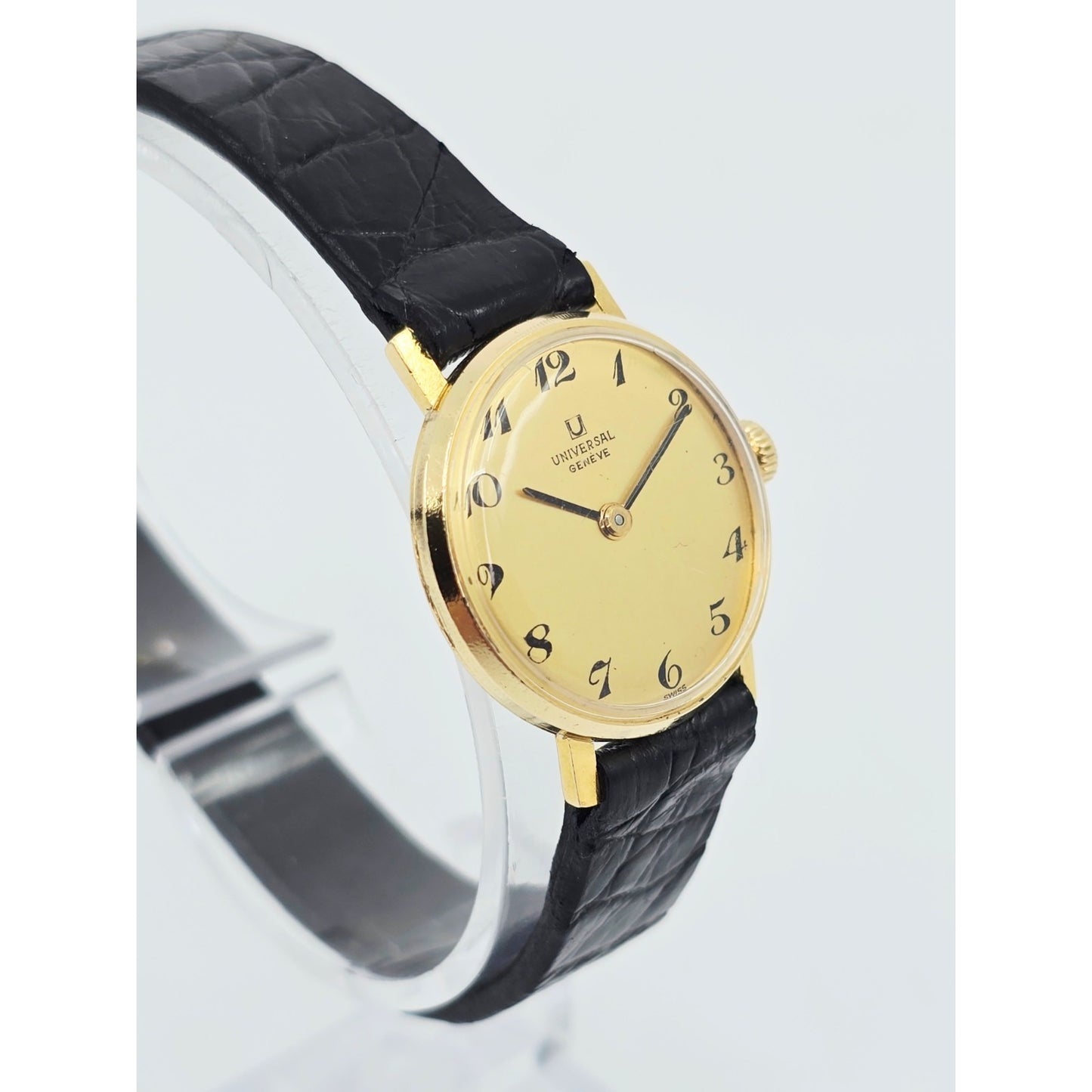 Universal Geneve 18K Yellow Gold Manual Wind Watch Cal 42 23mm Box Papers