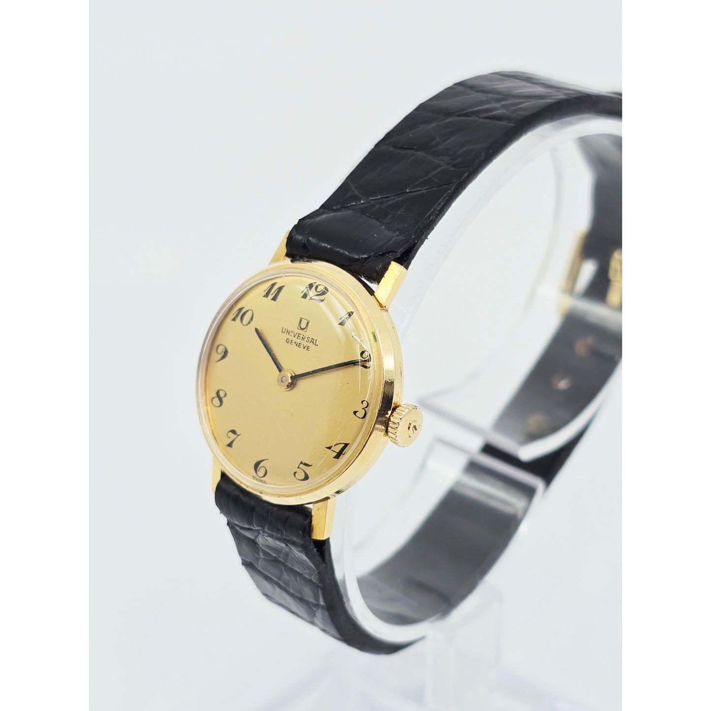 Universal Geneve 18K Yellow Gold Manual Wind Watch Cal 42 23mm Box Papers