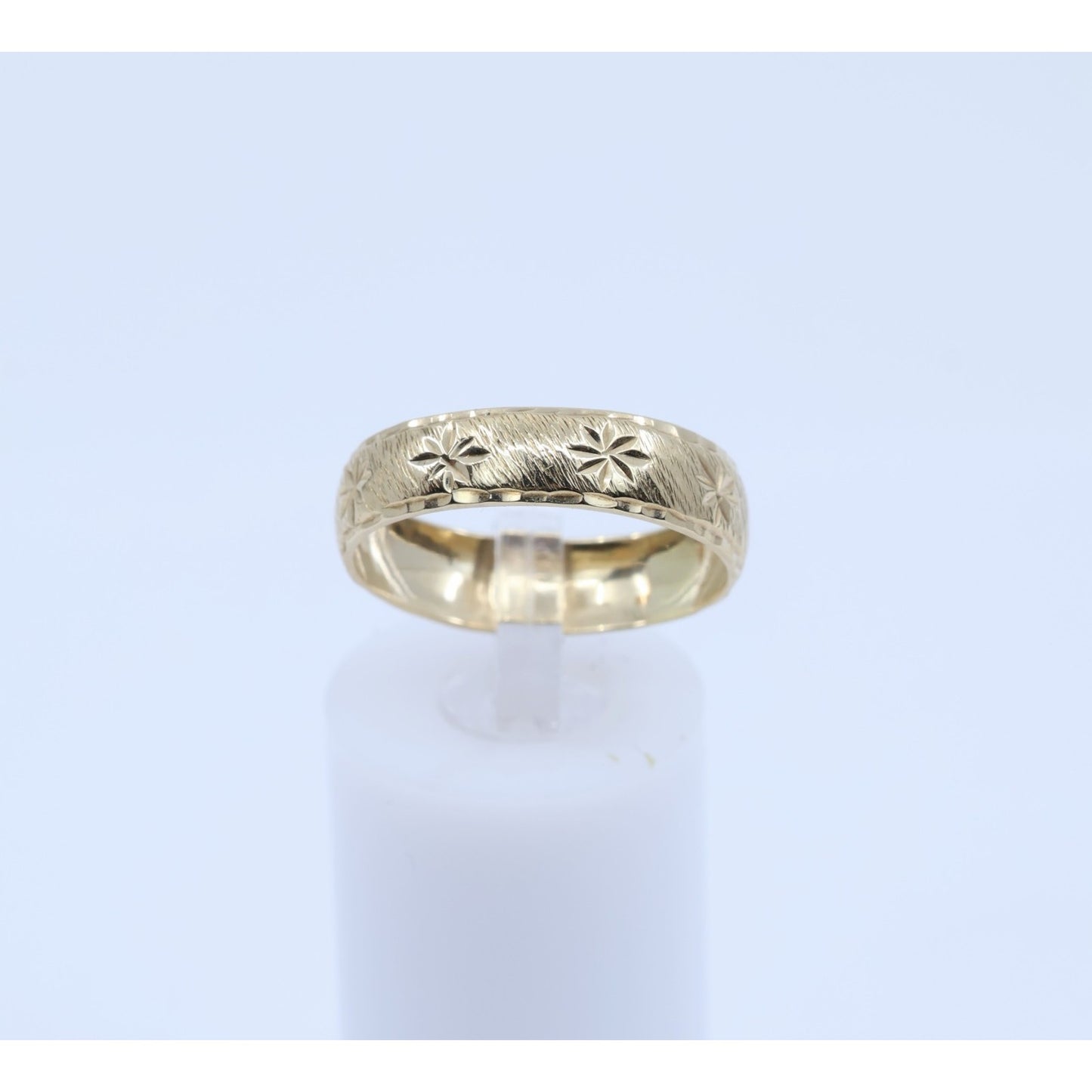 10K Yellow Gold Diamond Cut Engraved Stars Wedding Band Ring