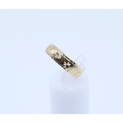 10K Yellow Gold Diamond Cut Engraved Stars Wedding Band Ring