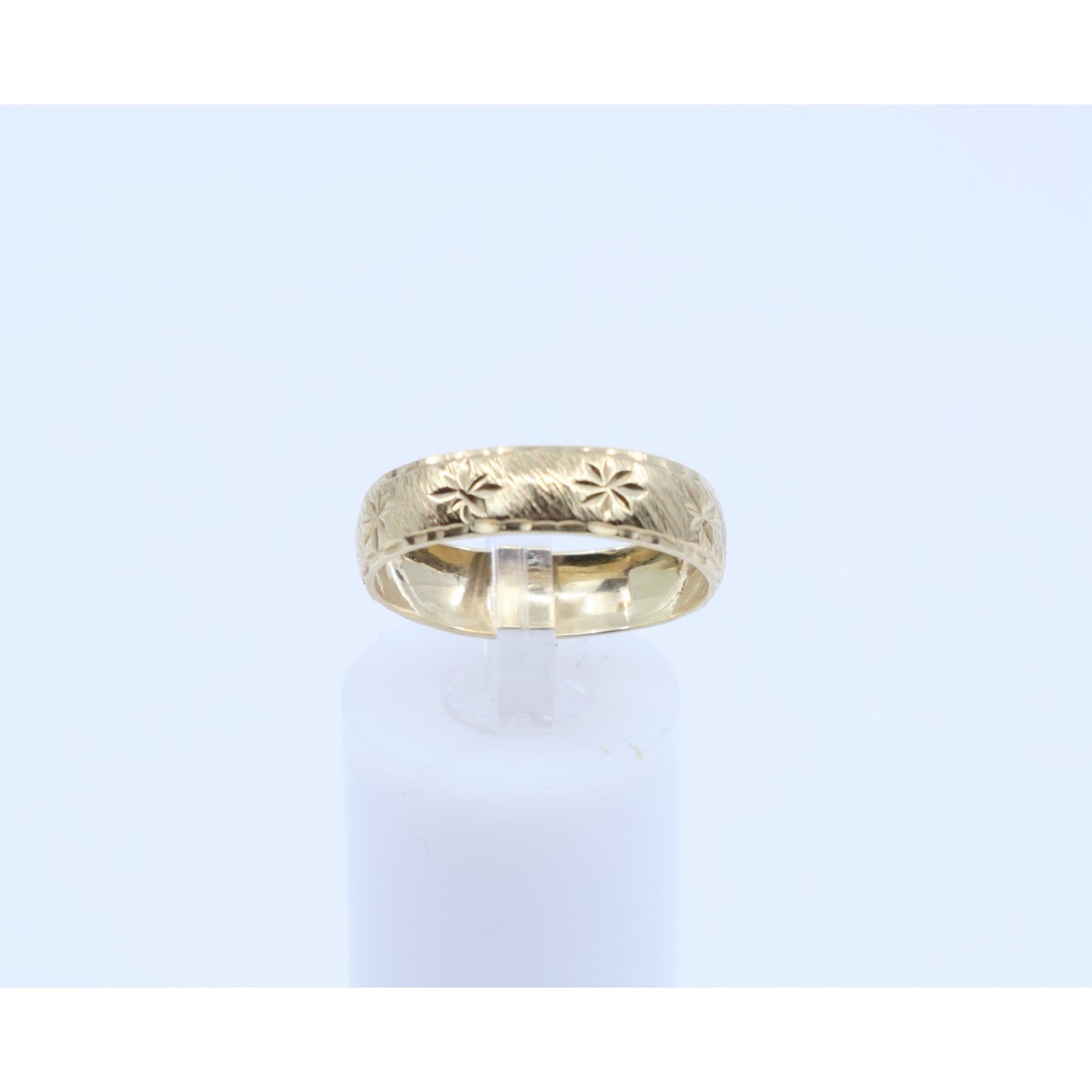 10K Yellow Gold Diamond Cut Engraved Stars Wedding Band Ring