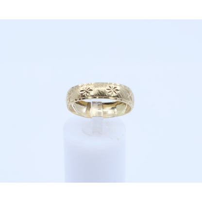 10K Yellow Gold Diamond Cut Engraved Stars Wedding Band Ring