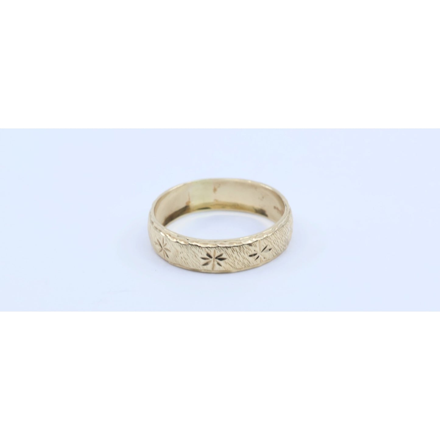10K Yellow Gold Diamond Cut Engraved Stars Wedding Band Ring