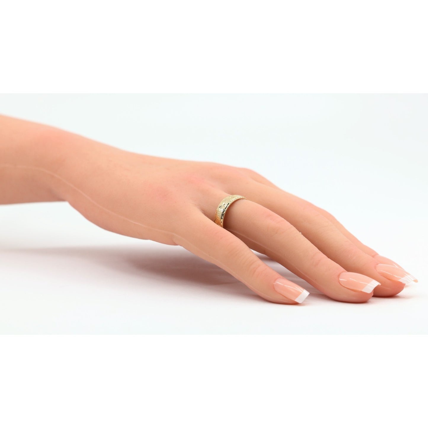 10K Yellow Gold Diamond Cut Engraved Stars Wedding Band Ring
