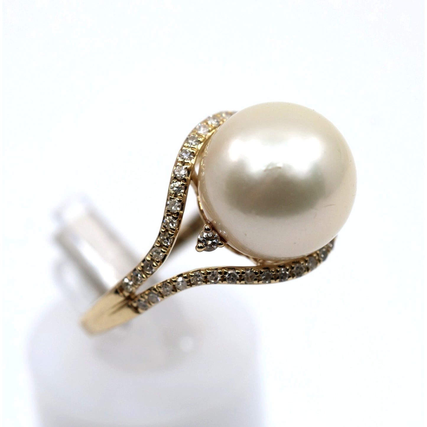 14K Yellow Gold Large Pearl & Diamond Ring