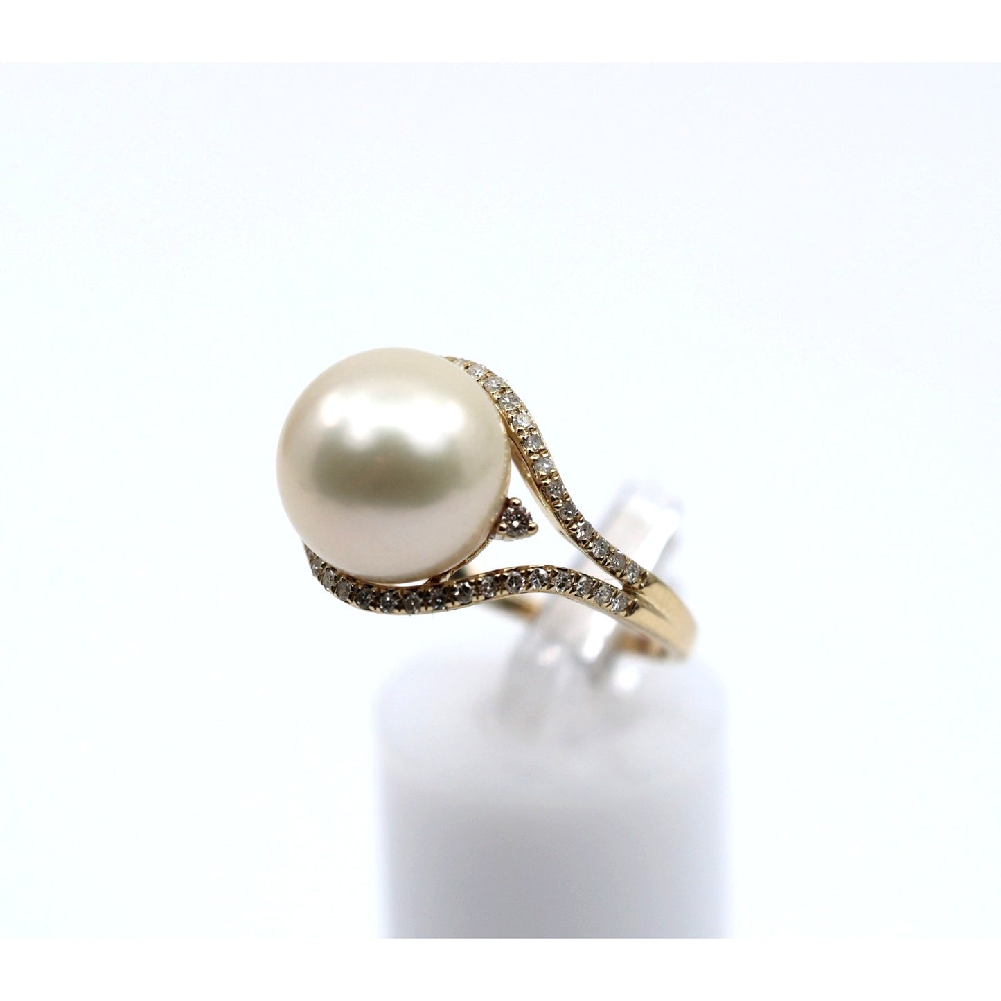 14K Yellow Gold Large Pearl & Diamond Ring