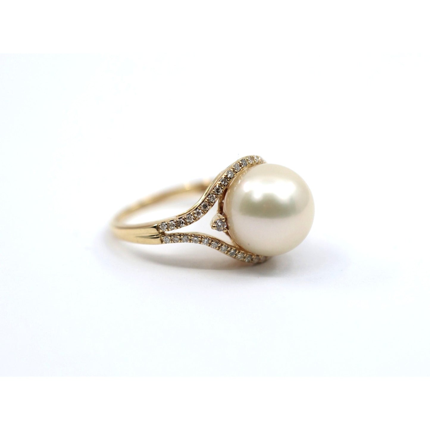 14K Yellow Gold Large Pearl & Diamond Ring