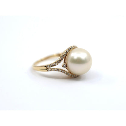 14K Yellow Gold Large Pearl & Diamond Ring