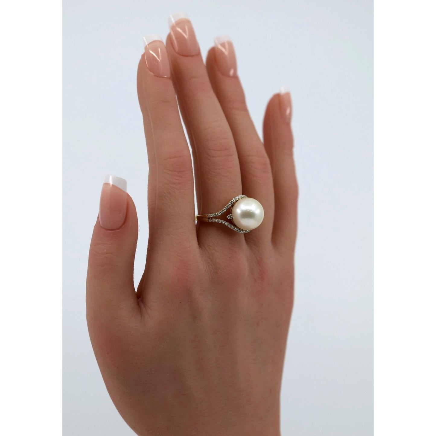 14K Yellow Gold Large Pearl & Diamond Ring