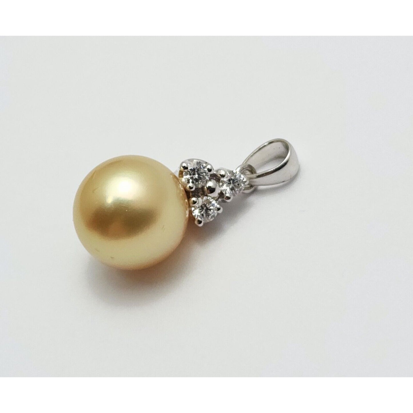 14K White Gold Diamond & Pearl Drop Dangle Charm Pendant