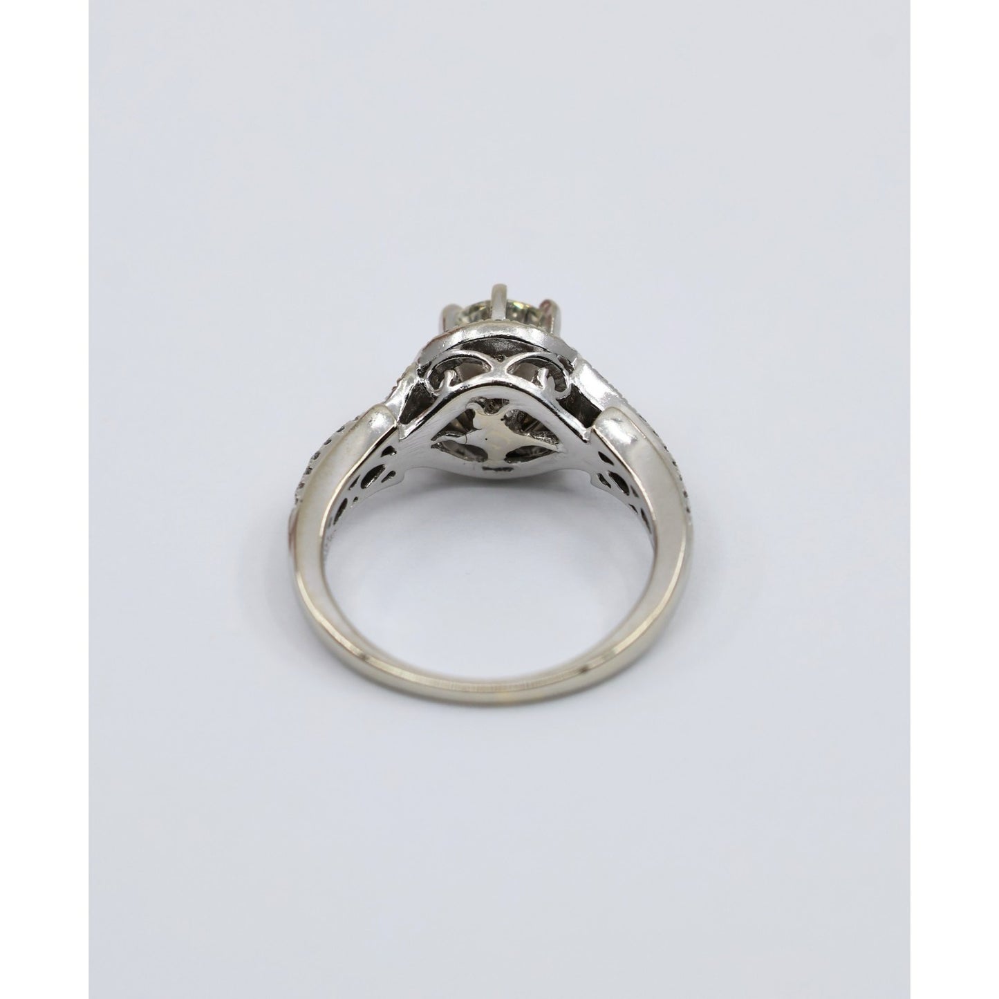 14K White Gold 0.80ct Round Diamond Halo Split Shank Engagement Ring