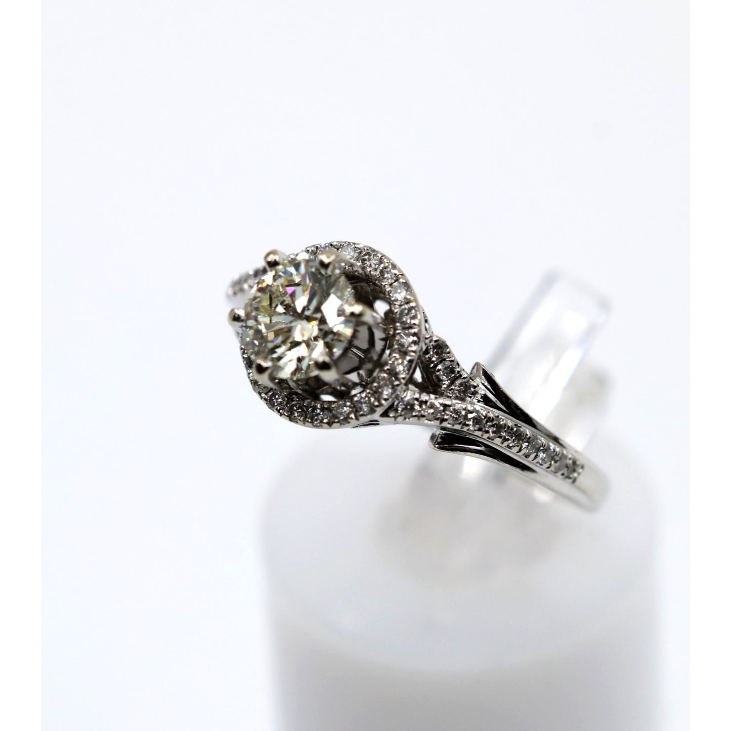 14K White Gold 0.80ct Round Diamond Halo Split Shank Engagement Ring