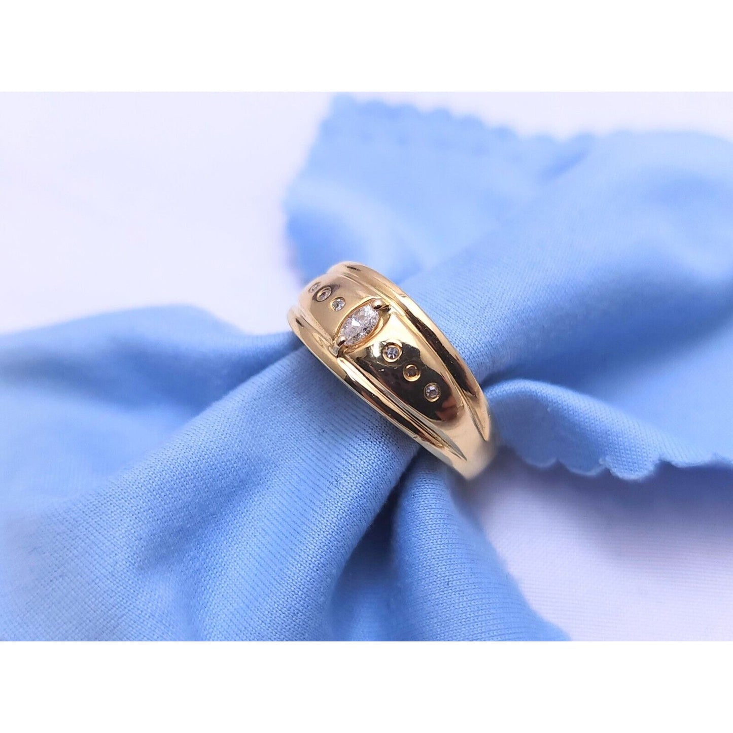 14K Yellow Gold Marquise & Round Diamond Ring