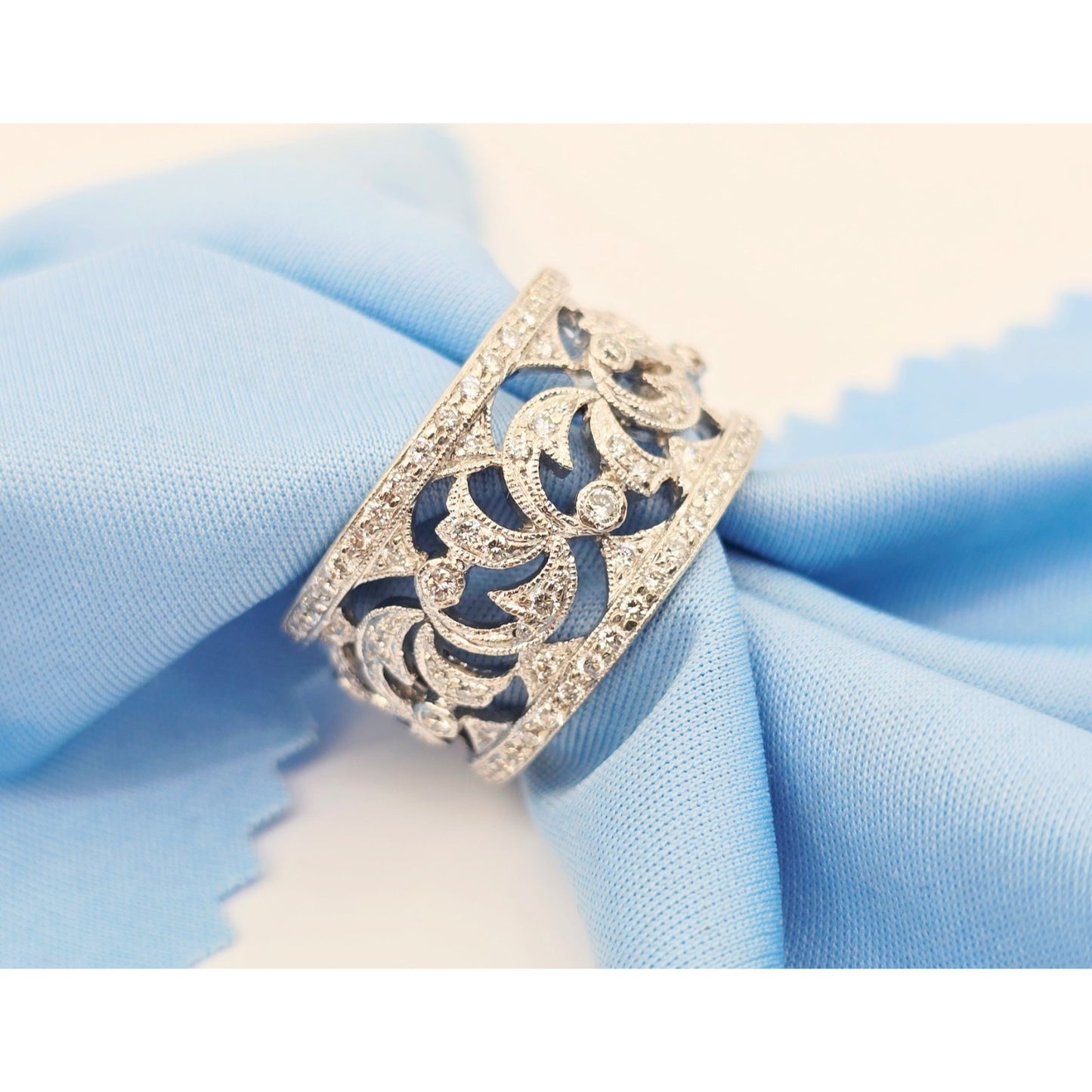 18K White Gold Floral Design Diamond Wide Band Ring