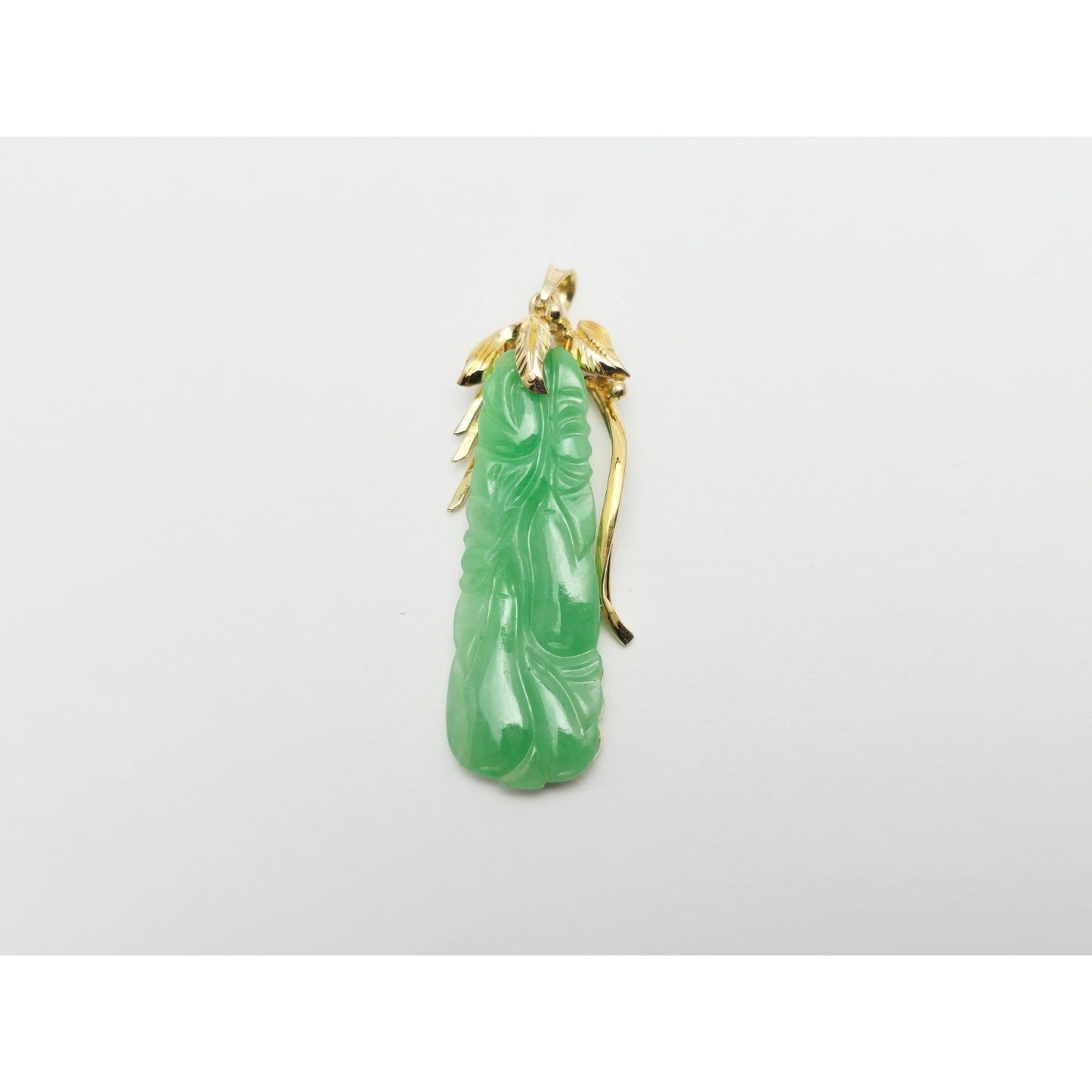 14K Yellow Gold Green Jadeite Jade Carved Floral Charm Pendant