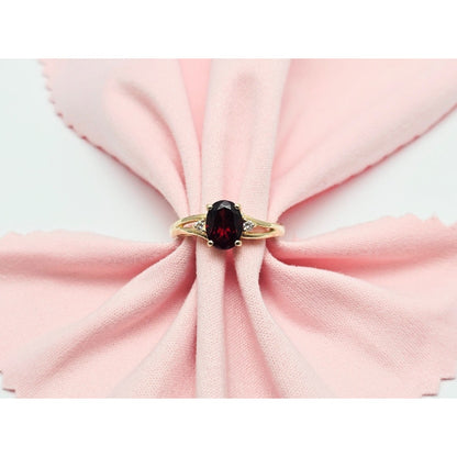 14K Yellow Gold Oval Garnet & Diamond Ring