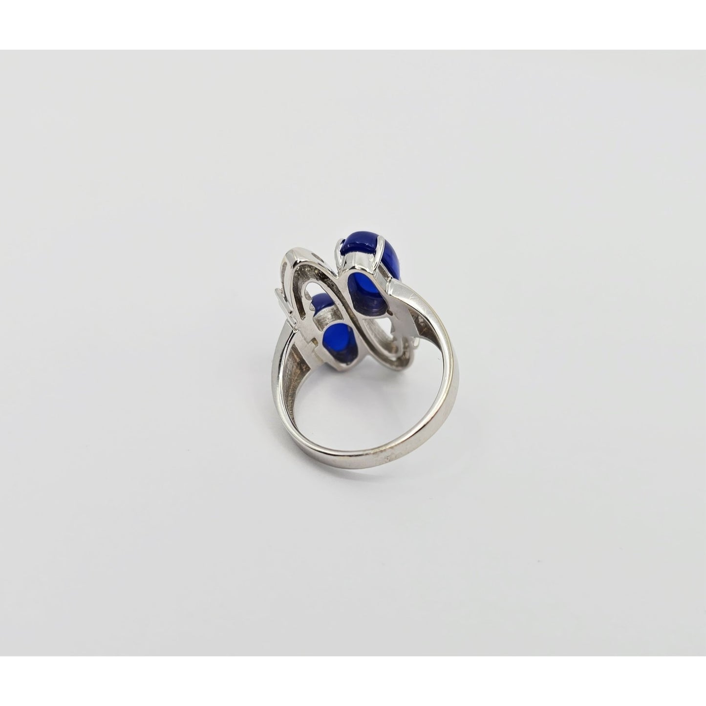 14K White Gold Diamond & Blue Crystal Wavy Ring