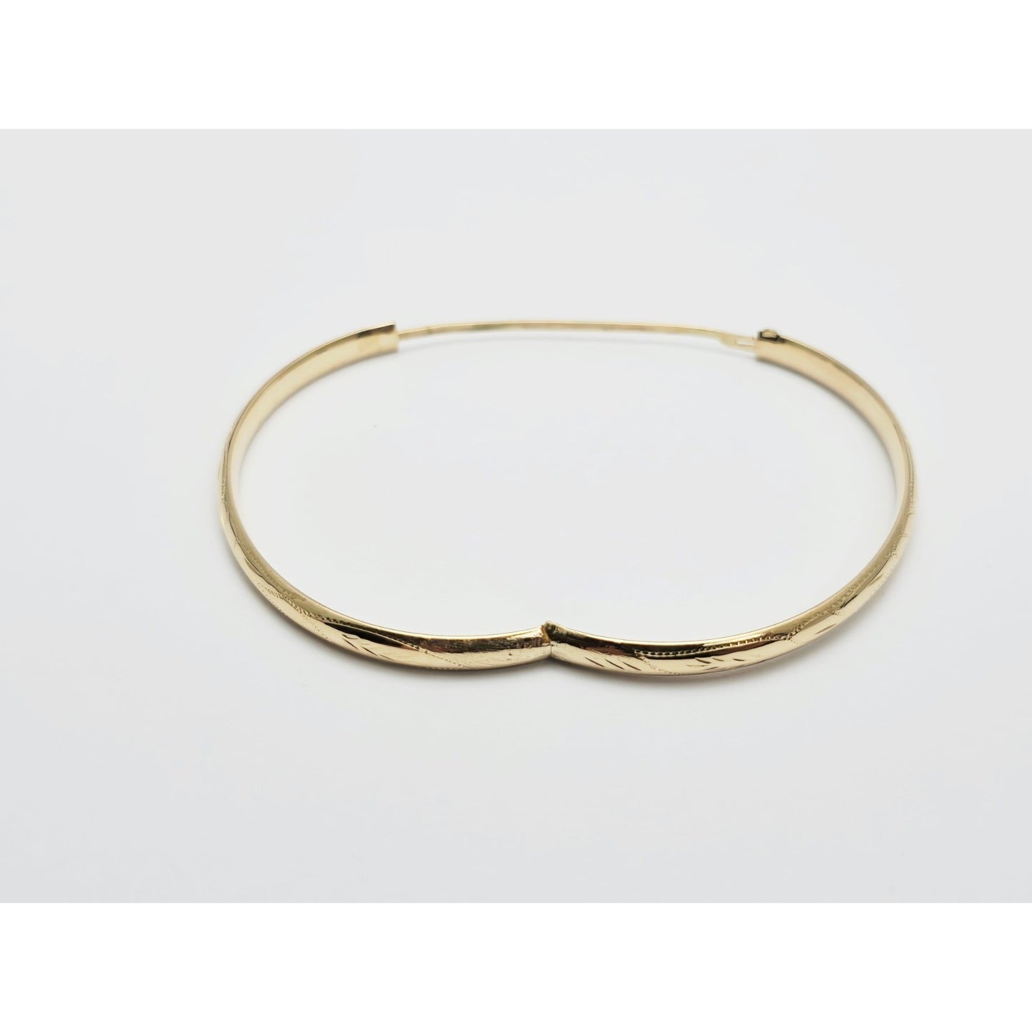 14K Yellow Gold Floral Engraved Bangle Bracelet