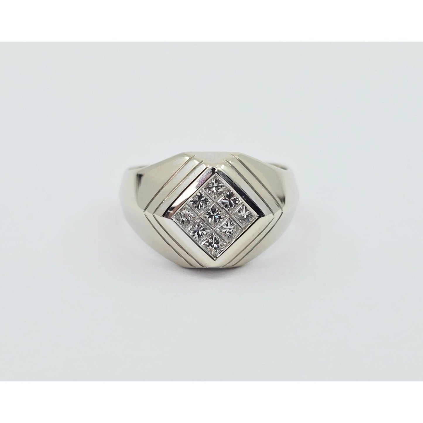 14K White Gold Princess Cut Invisible Setting Diamond Ring