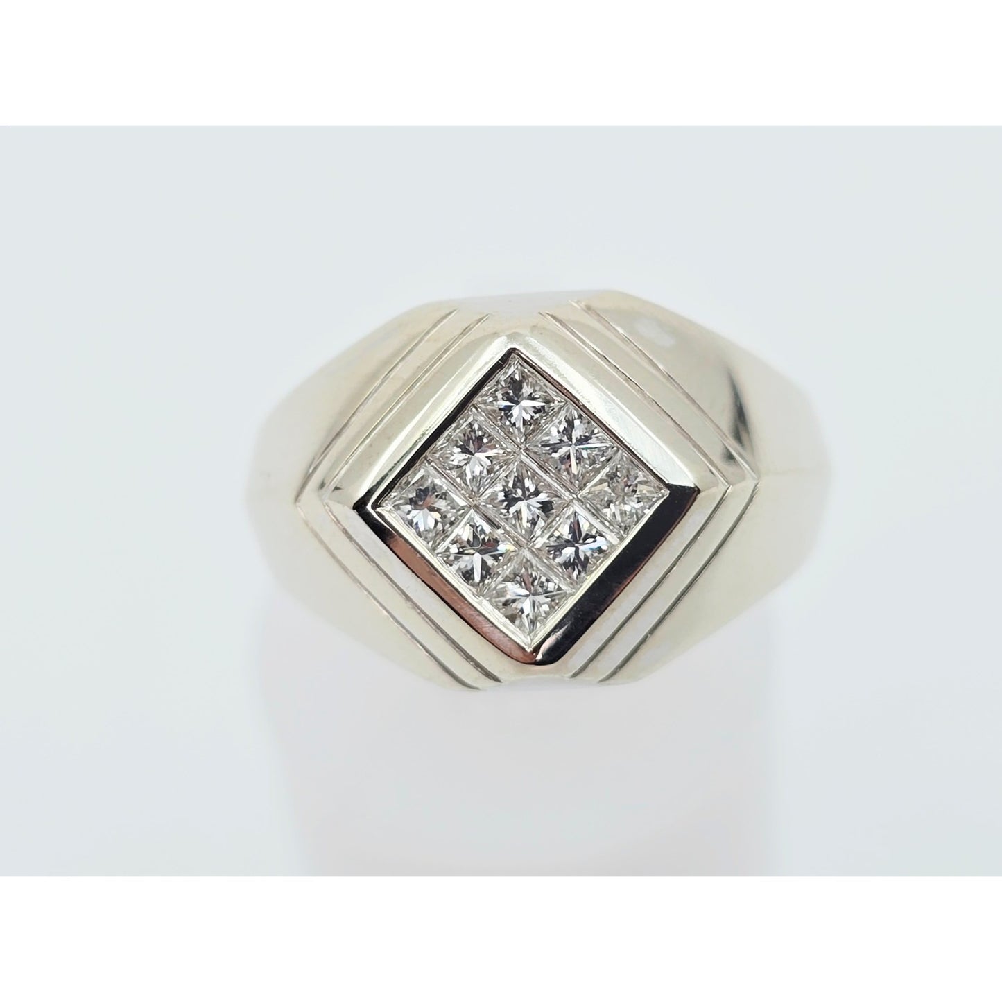 14K White Gold Princess Cut Invisible Setting Diamond Ring
