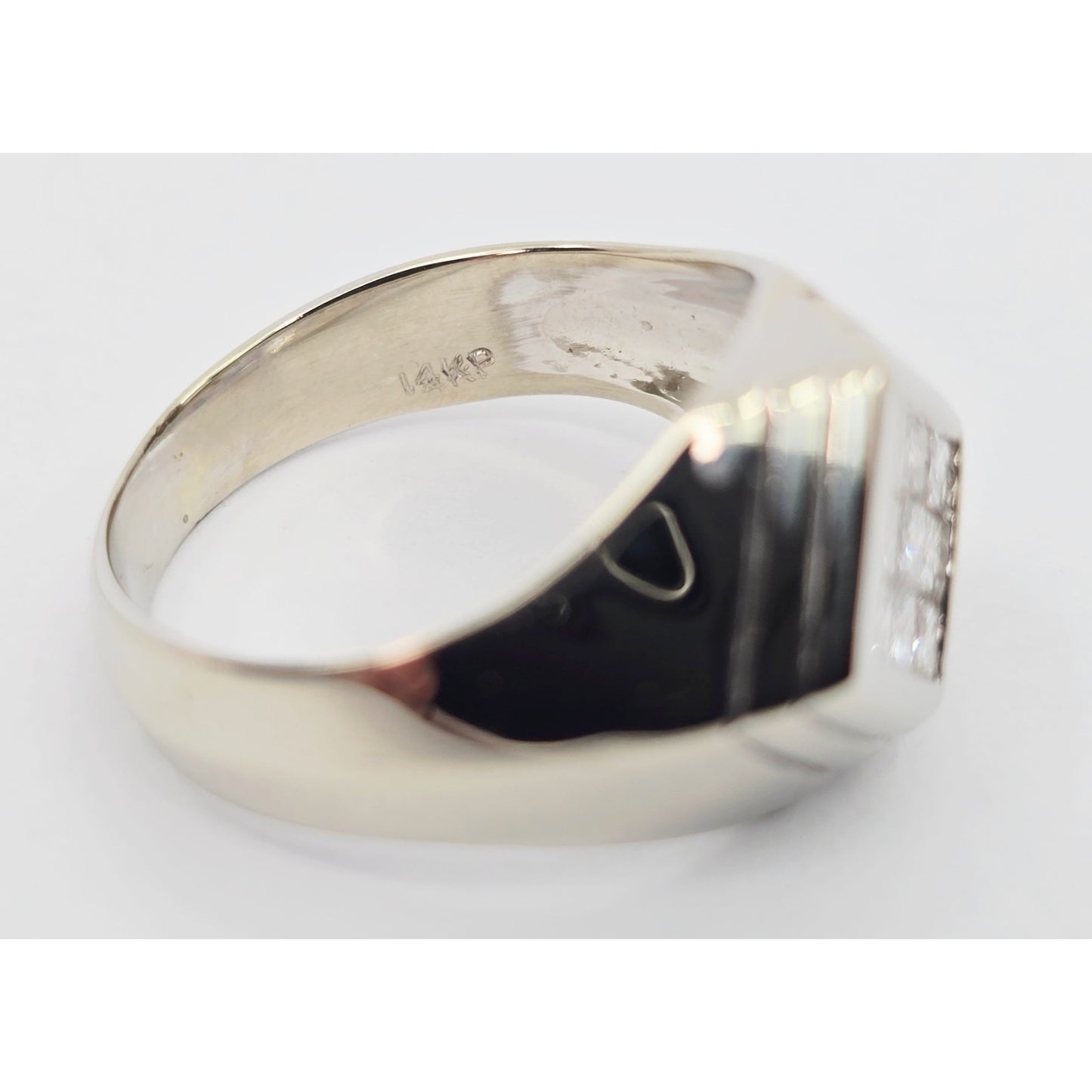 14K White Gold Princess Cut Invisible Setting Diamond Ring