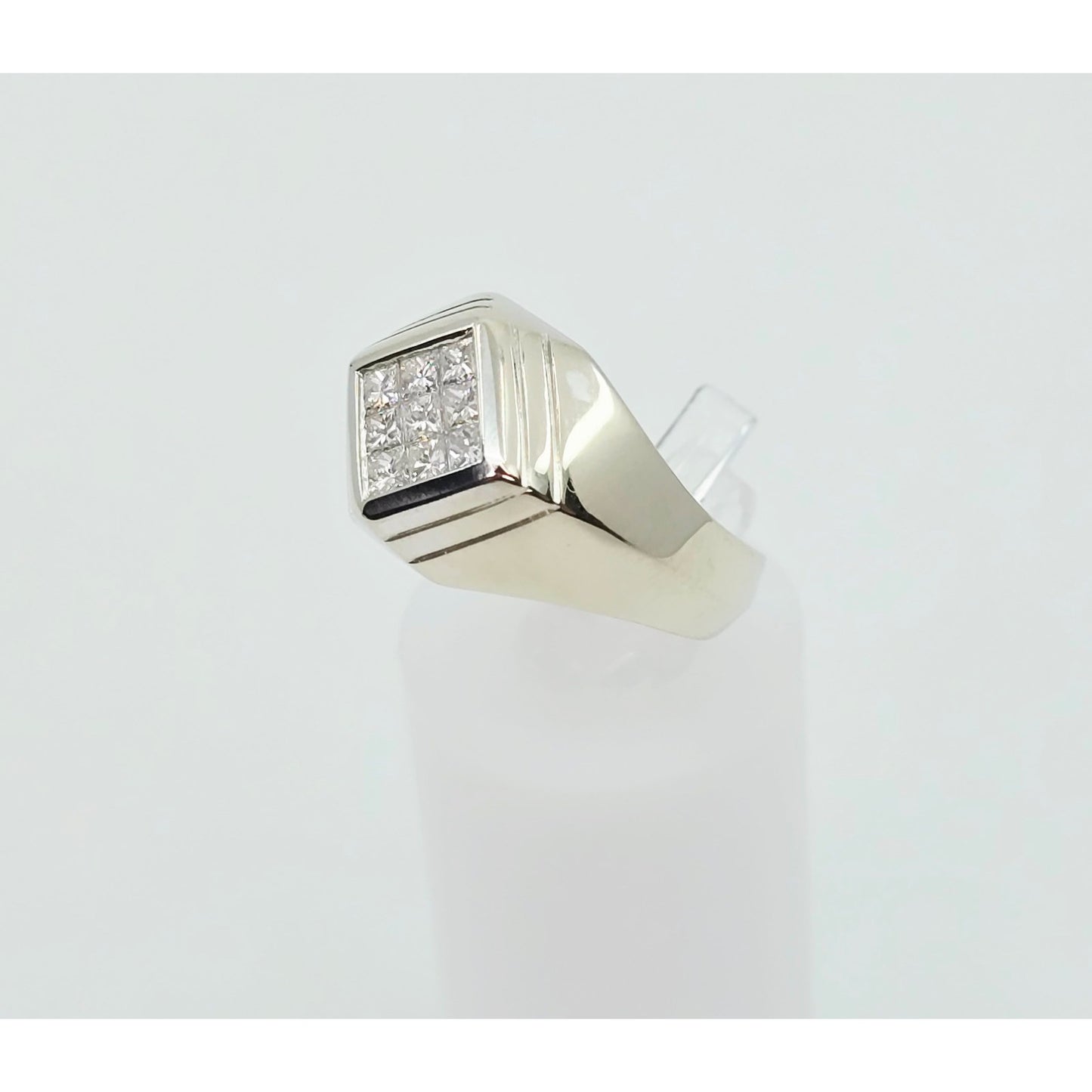14K White Gold Princess Cut Invisible Setting Diamond Ring