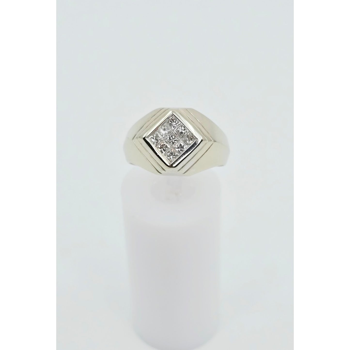 14K White Gold Princess Cut Invisible Setting Diamond Ring