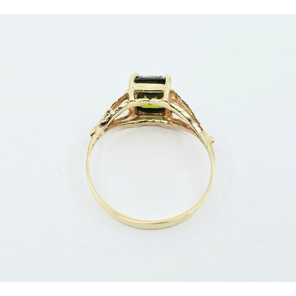 10K Yellow Gold Green Peridot Ring