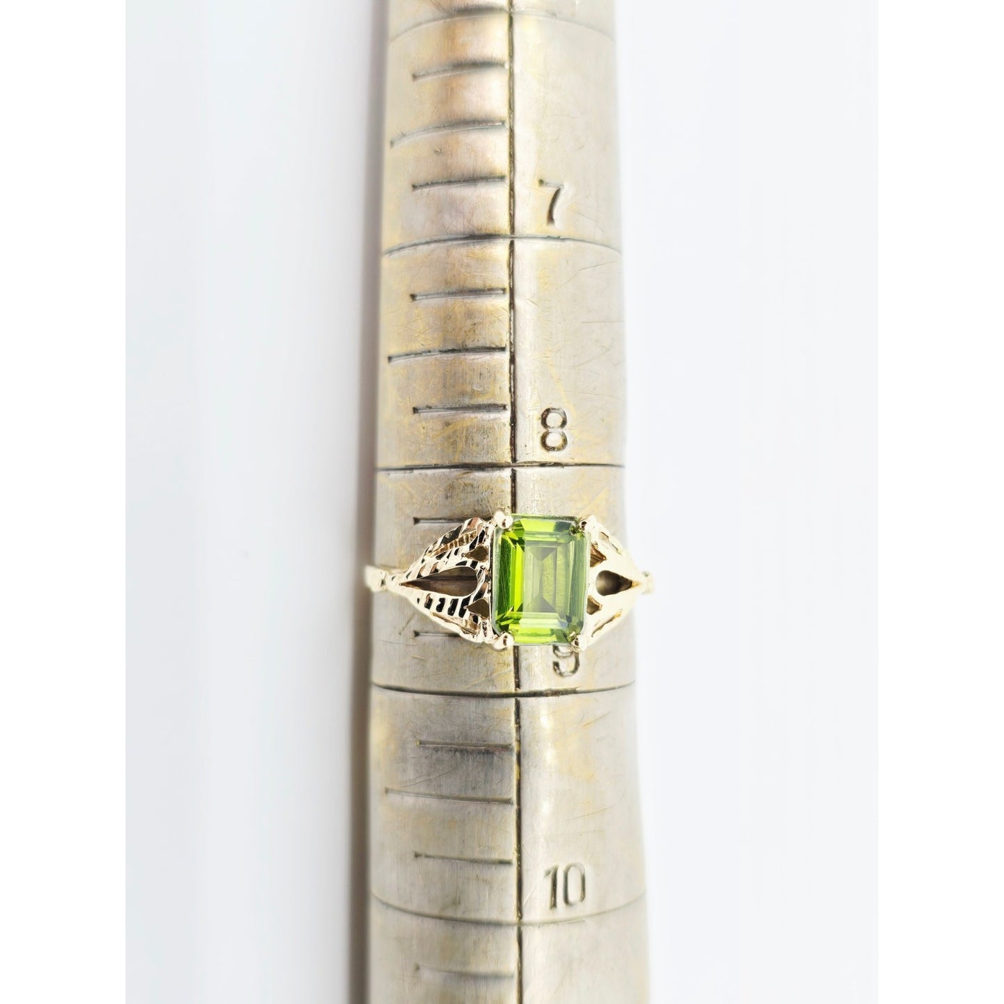 10K Yellow Gold Green Peridot Ring