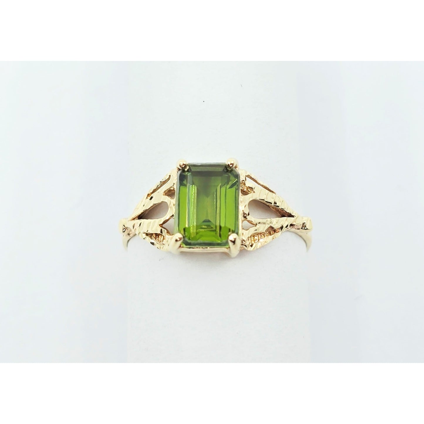 10K Yellow Gold Green Peridot Ring