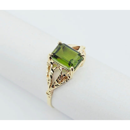 10K Yellow Gold Green Peridot Ring