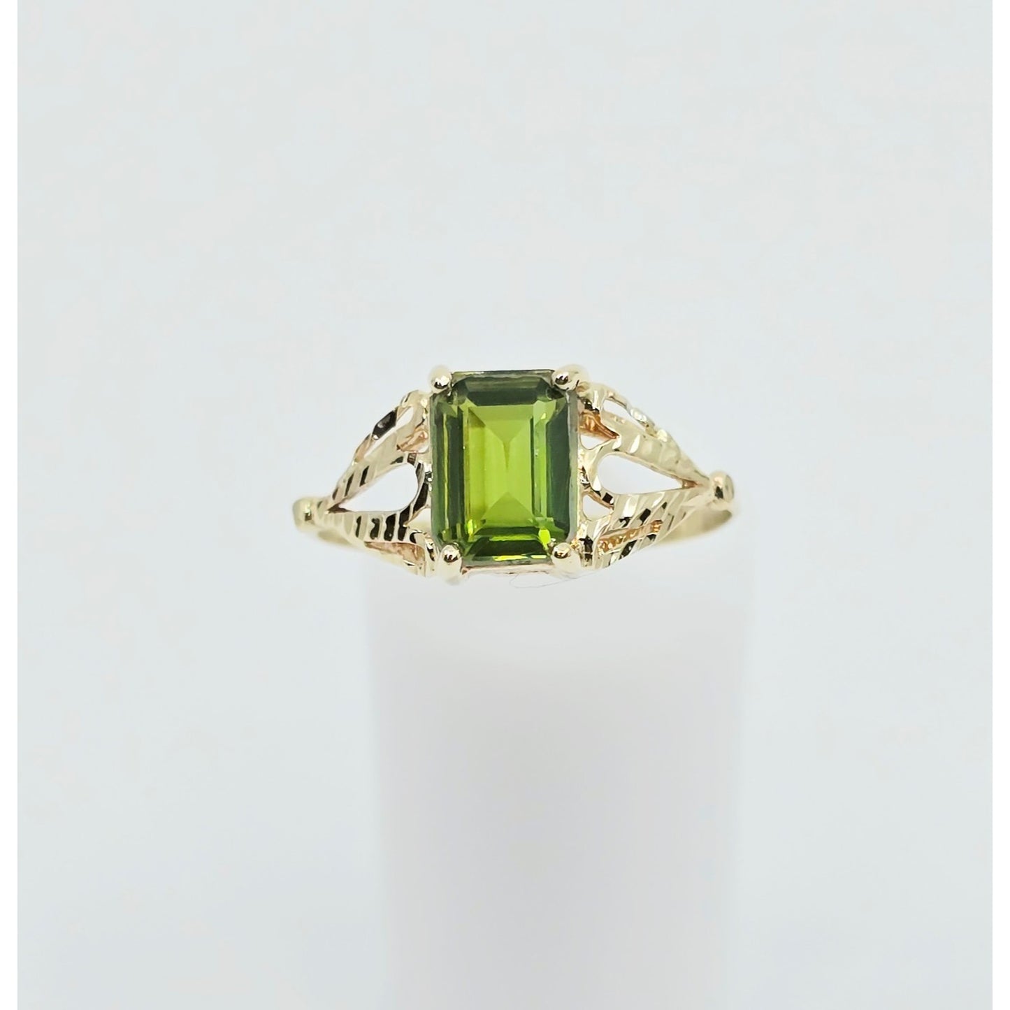 10K Yellow Gold Green Peridot Ring