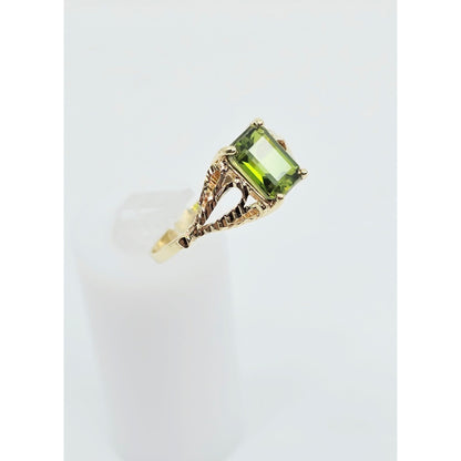 10K Yellow Gold Green Peridot Ring
