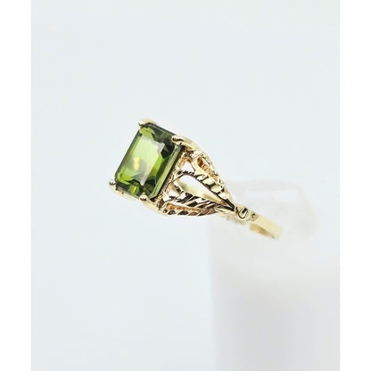 10K Yellow Gold Green Peridot Ring