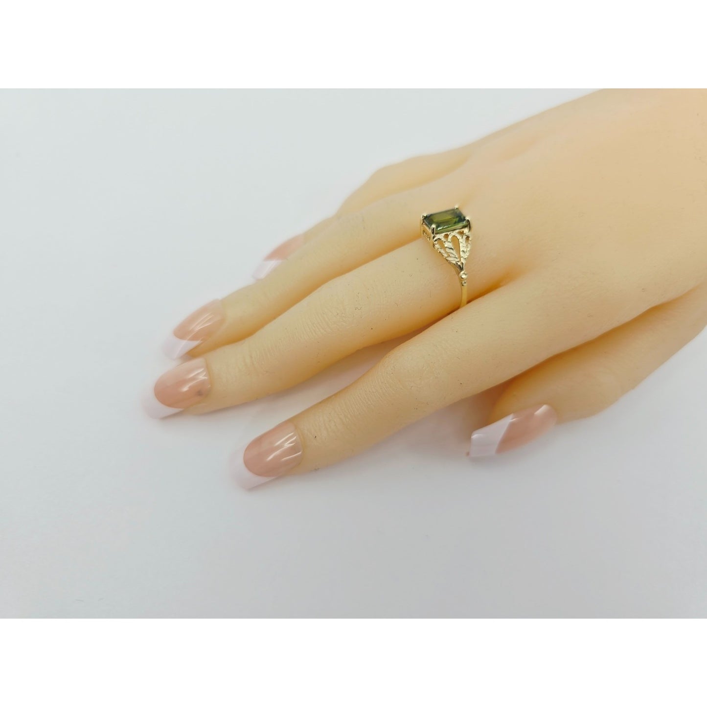 10K Yellow Gold Green Peridot Ring