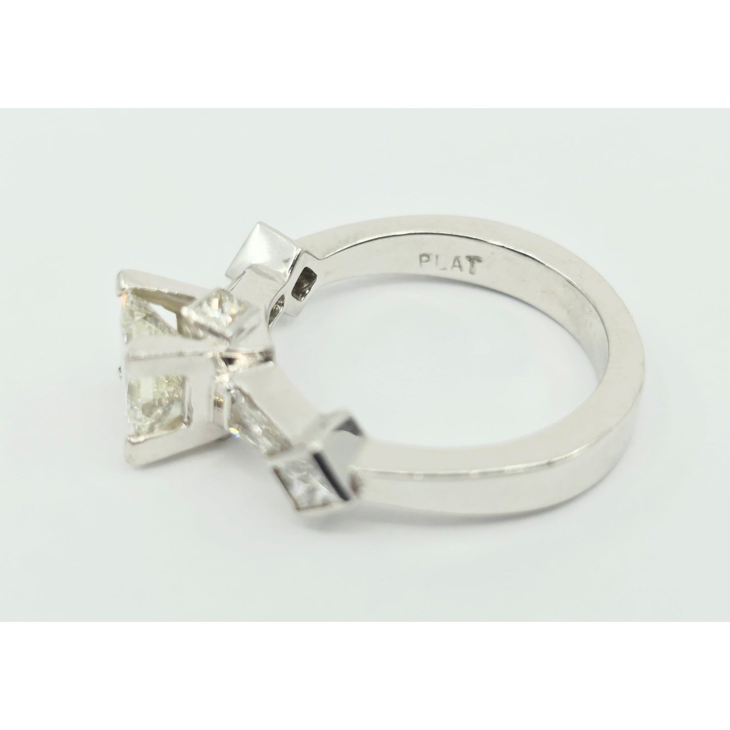 Beautiful Solid Platinum Princess Cut Diamond Engagement Ring 1.05ct EGL Report