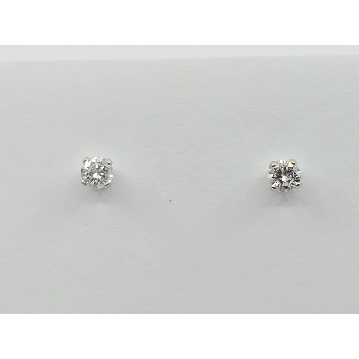 14K White Gold Round Cut Diamond Stud Earrings