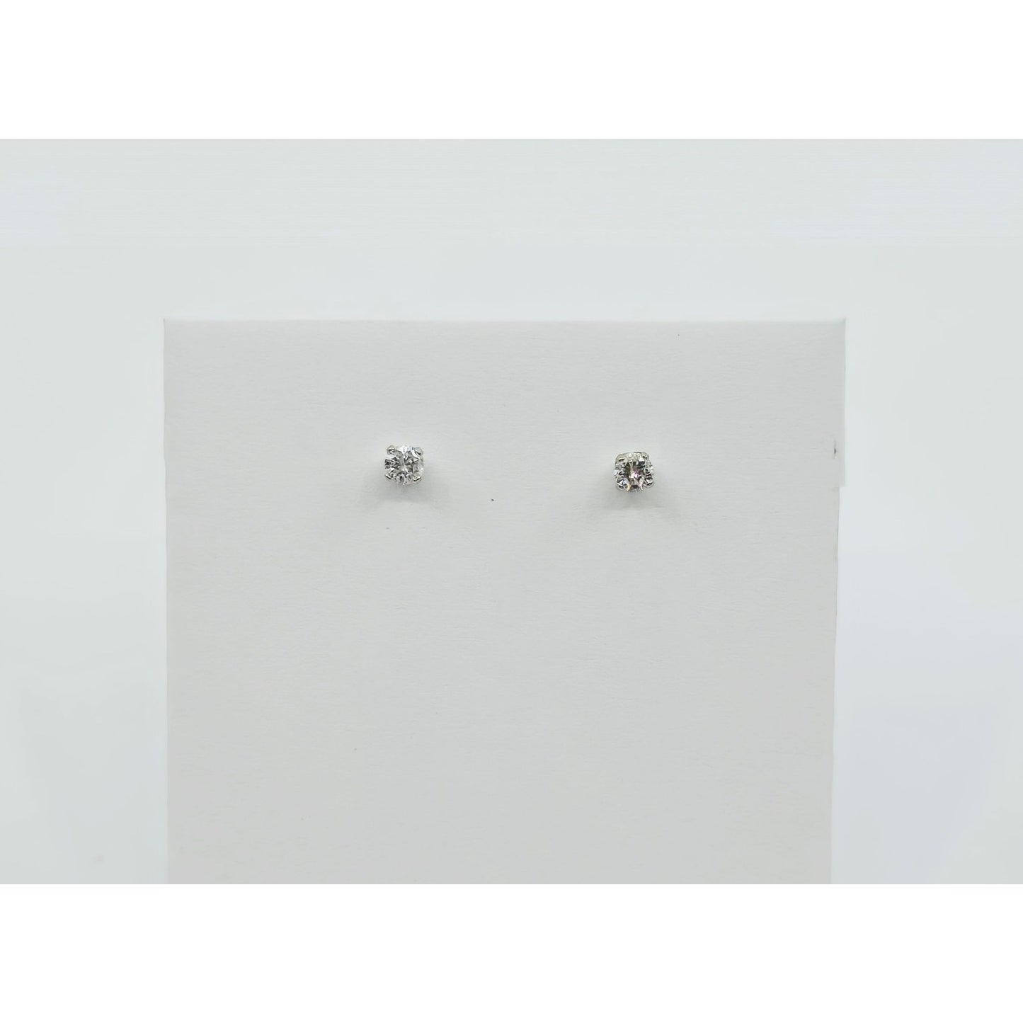 14K White Gold Round Cut Diamond Stud Earrings