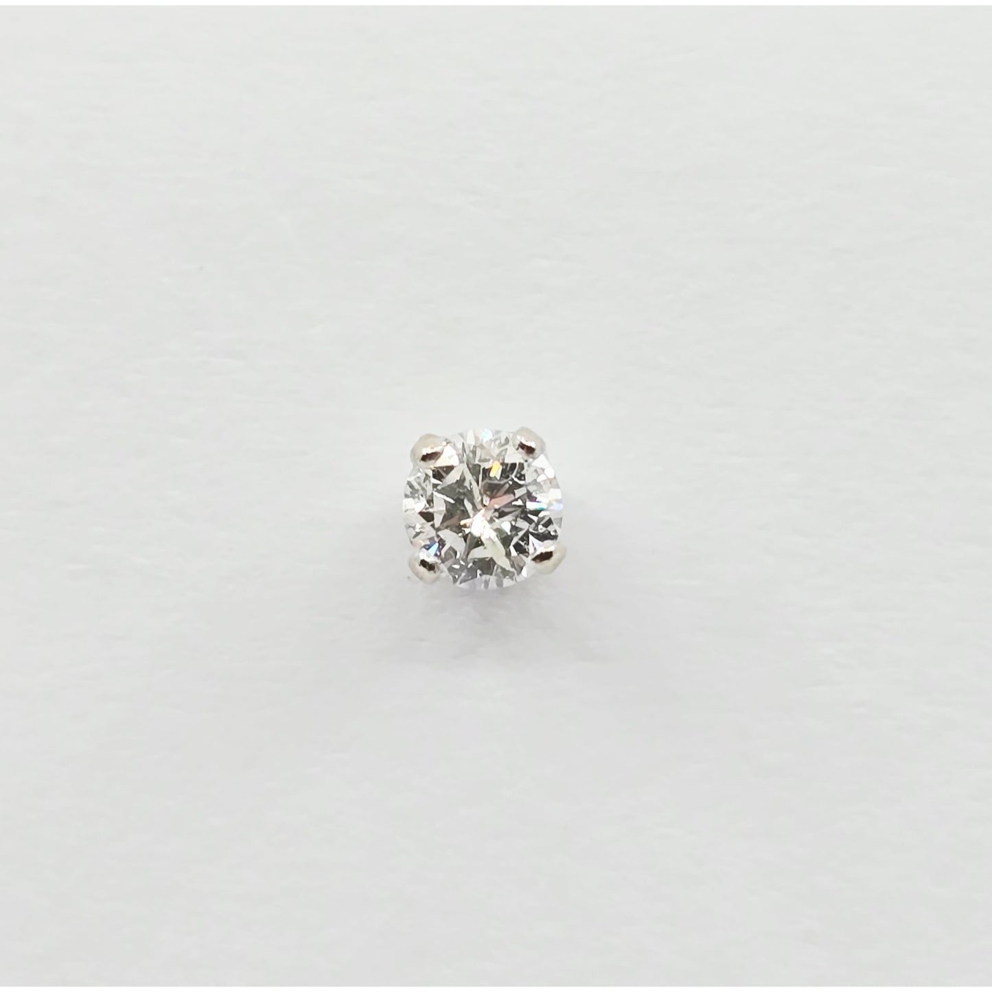 14K White Gold Round Cut Diamond Stud Earrings