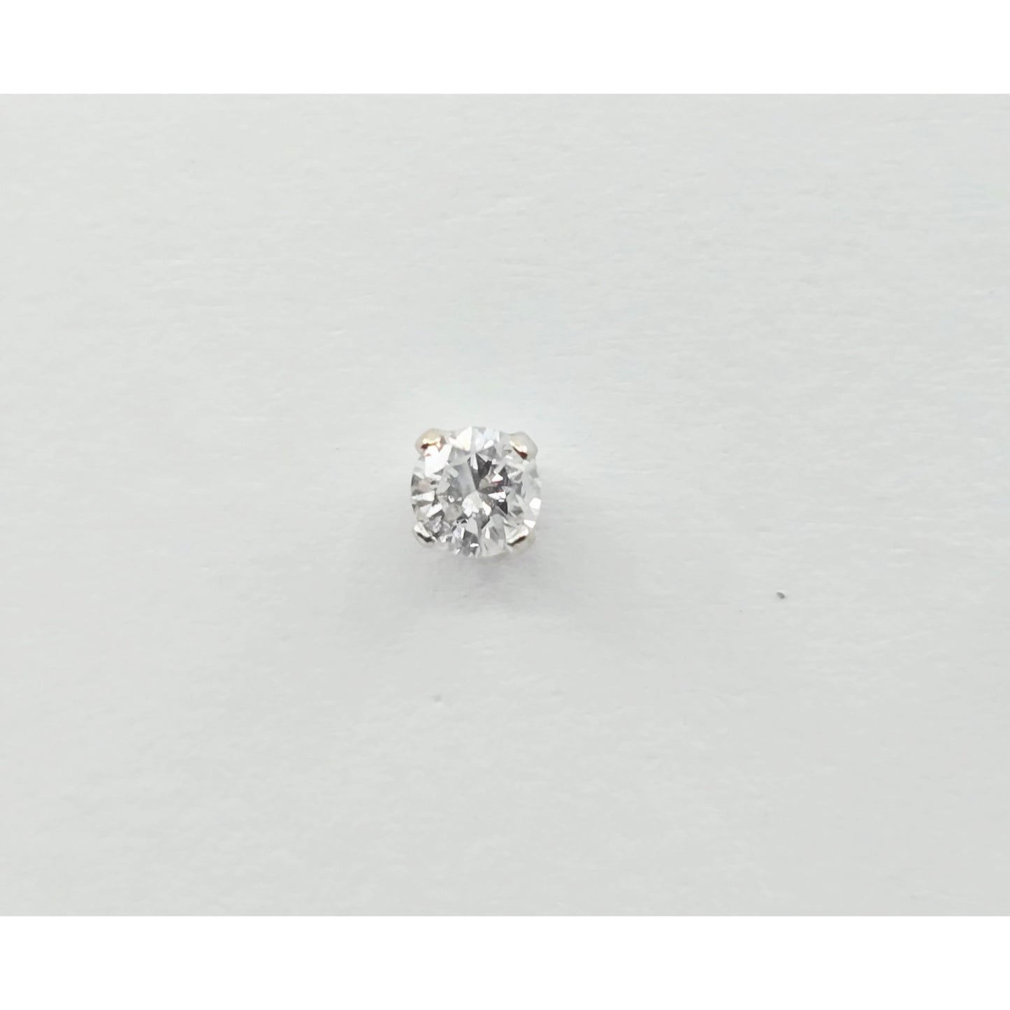 14K White Gold Round Cut Diamond Stud Earrings