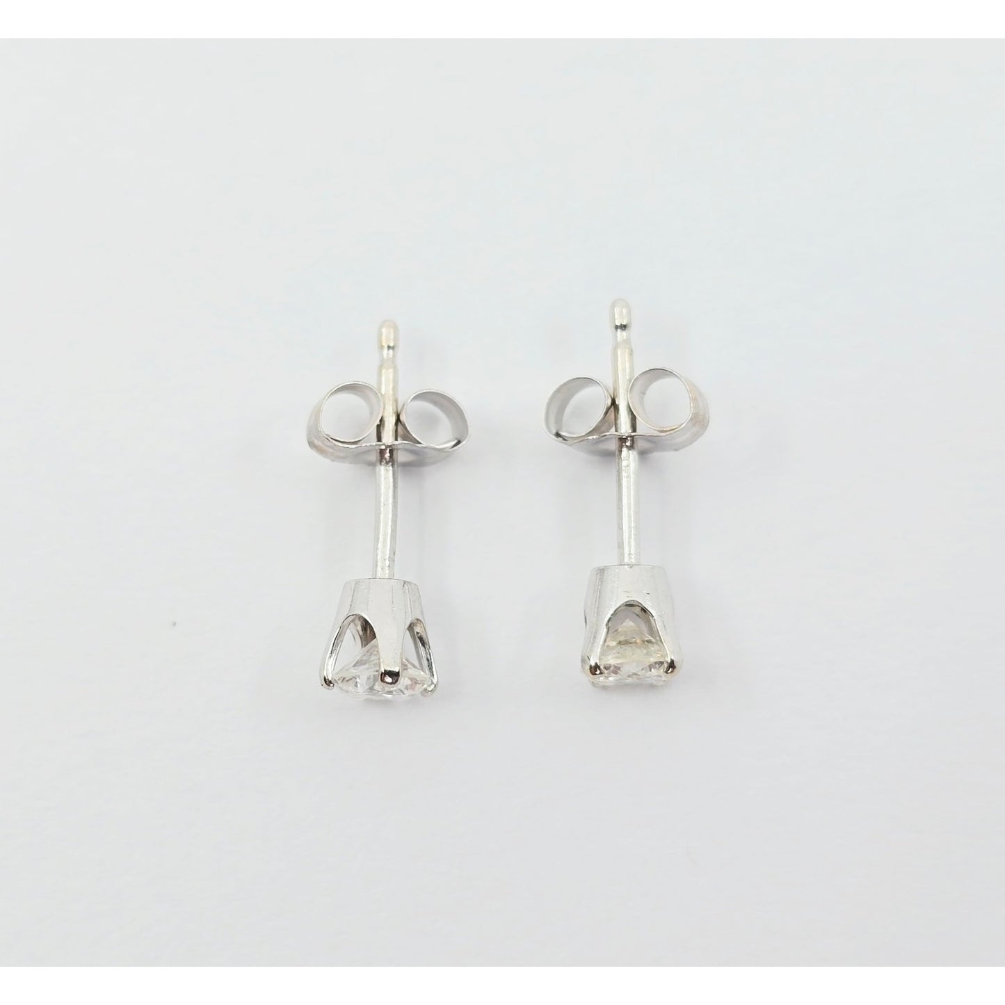 14K White Gold Round Cut Diamond Stud Earrings