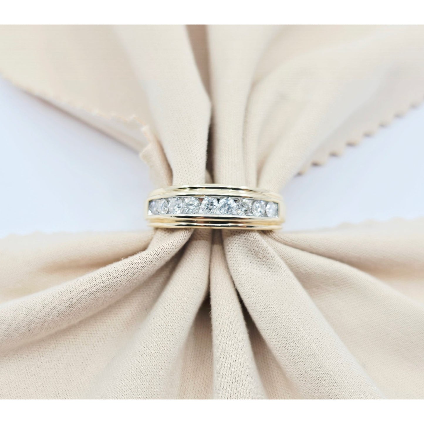 10K Yellow Gold Single Row Diamond Wedding Band Ring