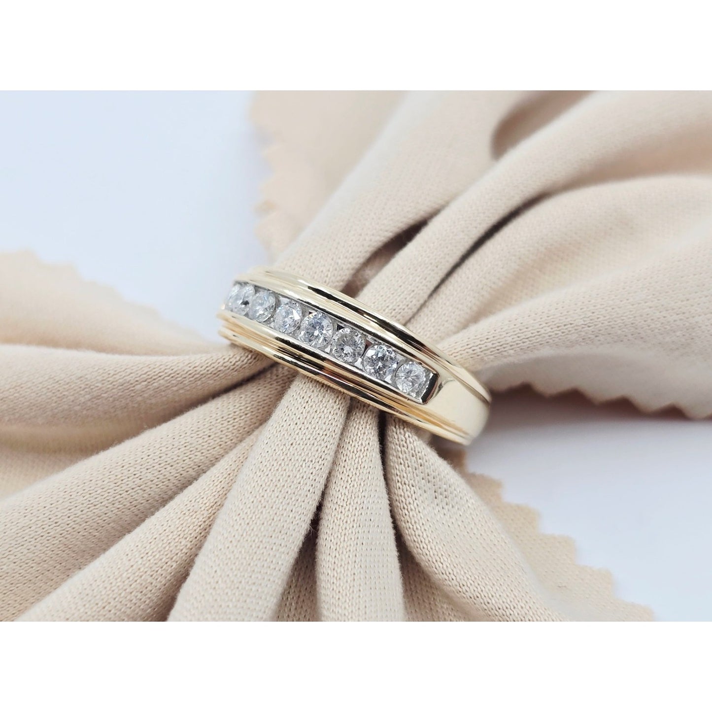 10K Yellow Gold Single Row Diamond Wedding Band Ring